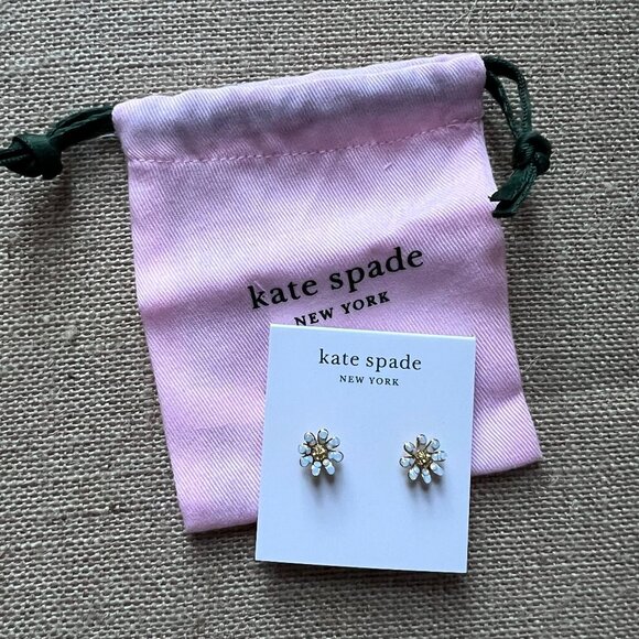Kate Spade NWT dainty daisy stud earrings with bag - Picture 1 of 4